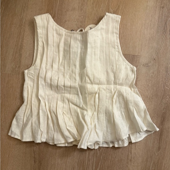 VRG GRL Cream Tie-Back Pleated Sleeveless Blouse - Picture 2 of 4